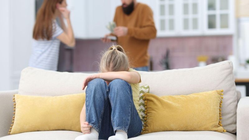 Divorce fighting over child support